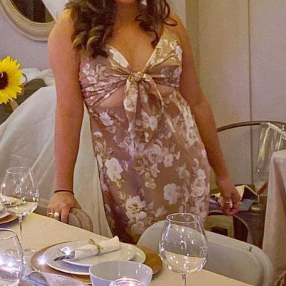 Floral print midi dress with cutout